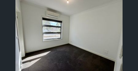 Stunning modern townhouse living! - Photo 5