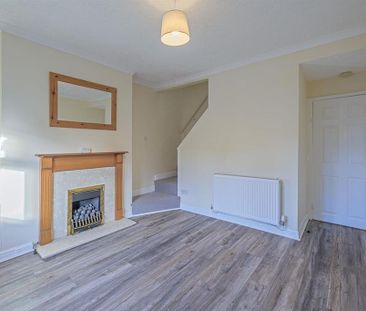 2 bedroom semi-detached house to rent - Photo 3