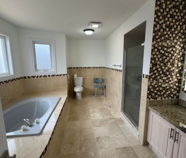 For Lease - 5 Burwash Court, Brampton, Ontario - Photo 4