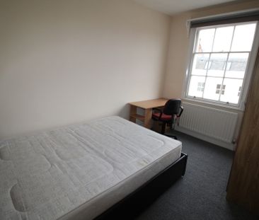 8 Bed Student Accommodation - Photo 1