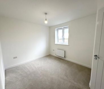 3 bedroom end of terrace house to rent - Photo 4
