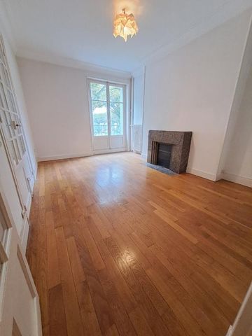 SUPERBE APPARTEMENT 4 PIECES AU CHARME DE L'ANCIEN - Photo 2