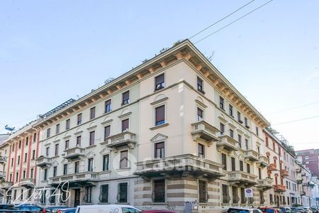 Monolocale in Affitto in Via Marchesi de Taddei 14 a Milano - Photo 2