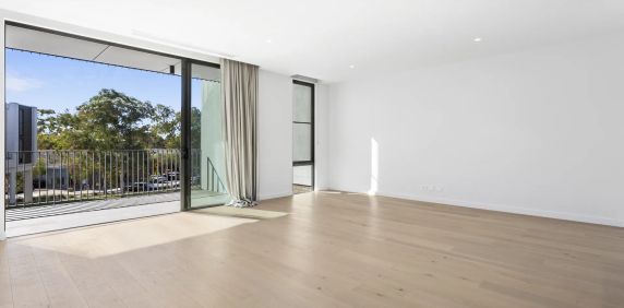 Luxury 3-Storey Townhouse in Red Hill – Premium Living Awaits - Photo 2