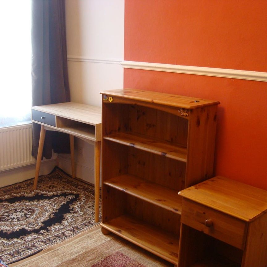 Room in a Shared House, Gladstone Avenue, N22 - Photo 1