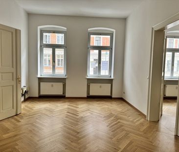 Hier lässt es sich aushalten: weitläufige 4-Zimmer-Wohnung - Photo 1