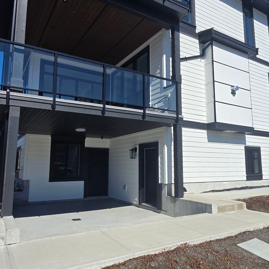 #Lower B 5283 Highview Drive - Photo 1