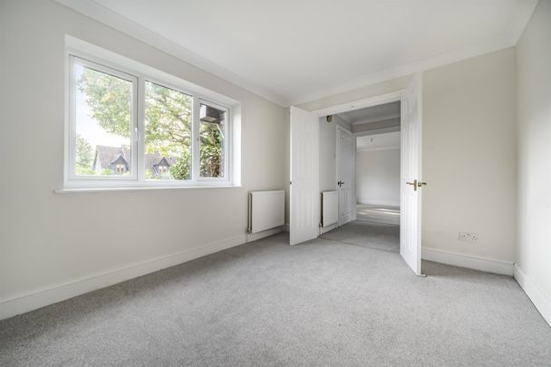 Postern Green - Photo 1