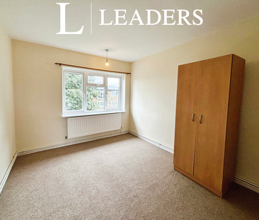 1 bedroom flat to rent The Hides - Photo 2