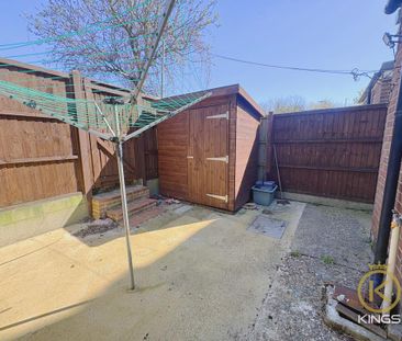 4 bedroom terraced house to rent - Photo 4