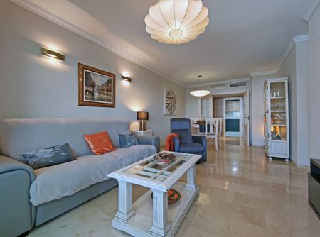 Middle Floor Apartment in Puerto Banús - Foto 2