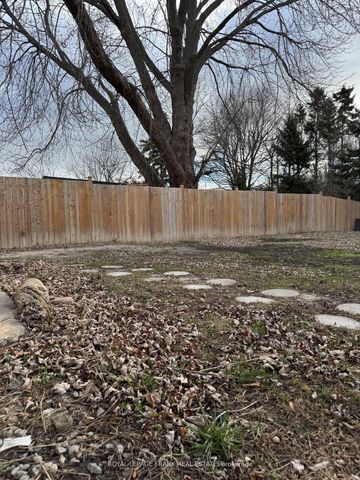 For Lease - 181 Southlawn Avenue Unit# Main, Oshawa, Ontario - Photo 4