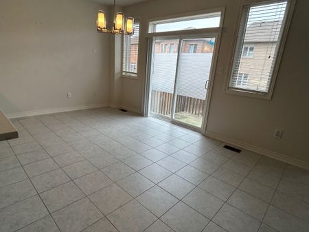 For Lease - 1202 Atkins Drive, Newmarket, Ontario - Photo 2