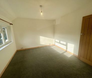 Ridgehurst Avenue, Watford - Photo 1
