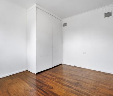 Comfortable & Convenient 3-Bedroom Home - Photo 4