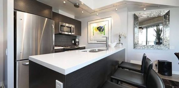 Furnished 1+1 Bedroom, 2 Bathroom - The King East - Photo 2