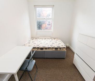 Welton Grove, Hyde Park, Leeds - Photo 6