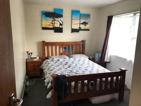 Tidy One Bedroom Unit with Central Location - Photo 2