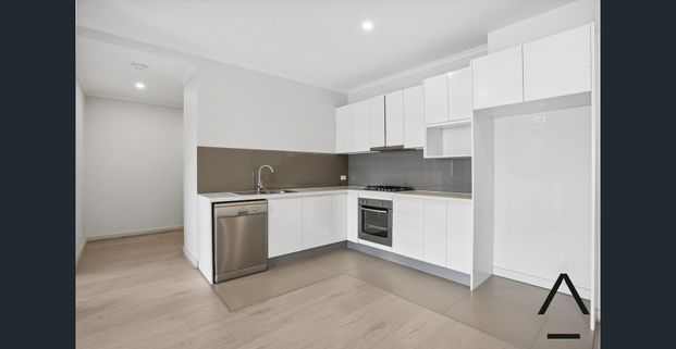Modern Luxury Living in Vibrant Marrickville - Oversized 1 Bed, 1 Bath Apartment - Photo 1