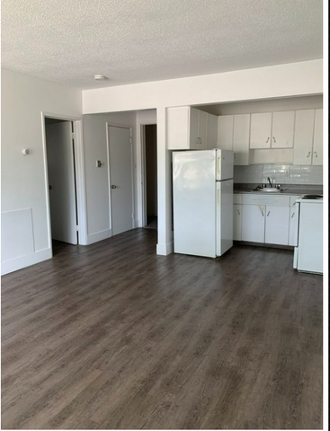 Sorrento Manor - Photo 3