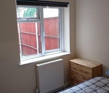 6 bedroom terraced house to rent - Photo 5