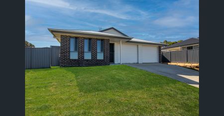 Modern Coastal Living in Cumbalum - Photo 4