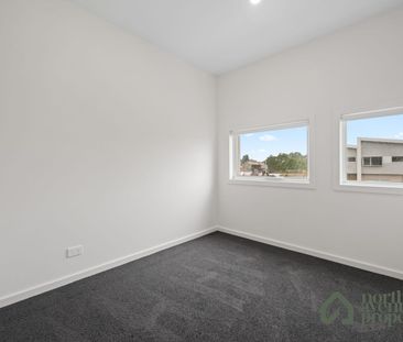 Brand New 4-Bedroom Townhouse in Balmain Estate - Photo 1