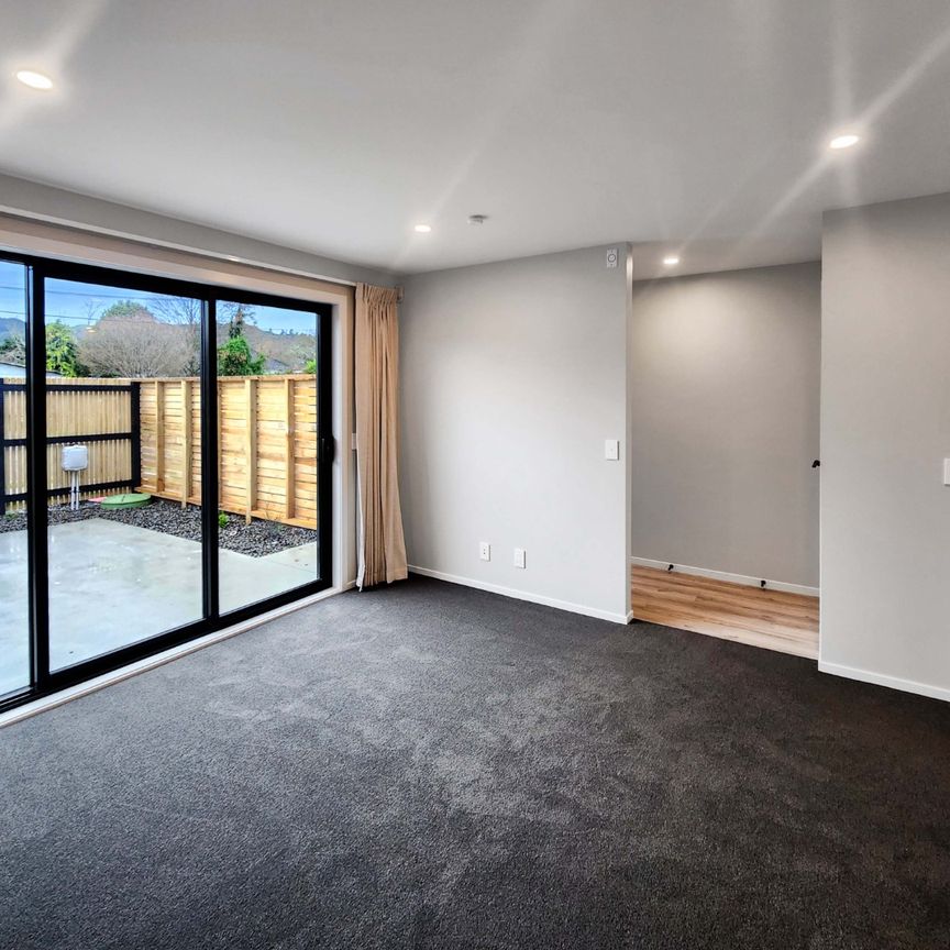 WAINUIOMATA LIVING - Photo 1