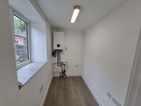 2 bedroom ground floor flat to rent - Photo 3