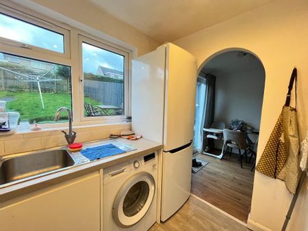 2 bedroom semi-detached house to rent - Photo 2
