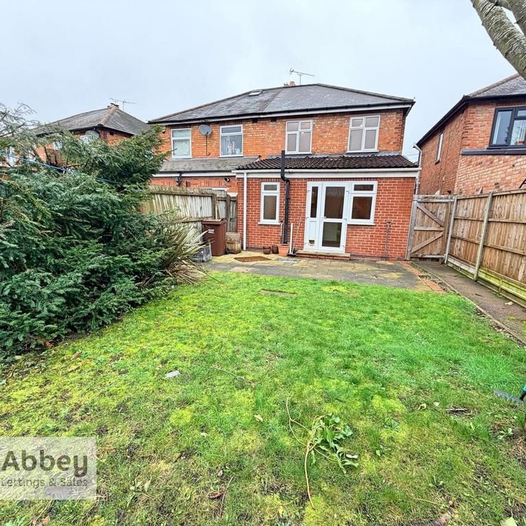 3 bedroom semi-detached house to rent - Photo 1