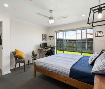 MODERN HOME IN THE CAPESTONE ESTATE - Photo 6