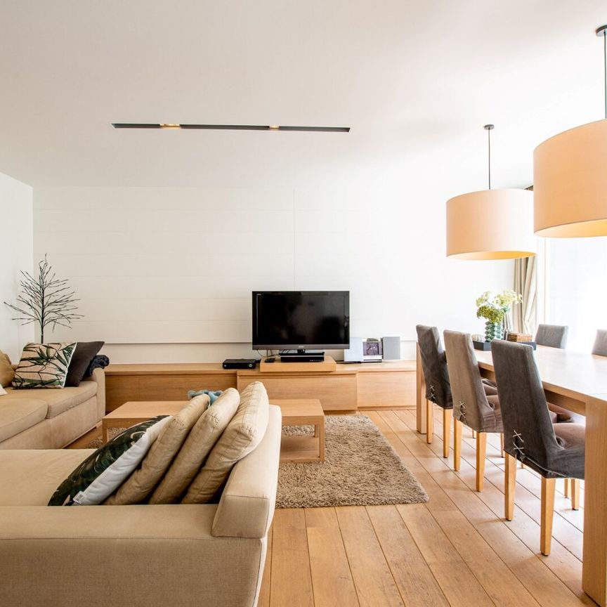 Mooi gemeubeld appartement in het Zoute nabij het Driehoeksplein en de Zeedijk! - Photo 1