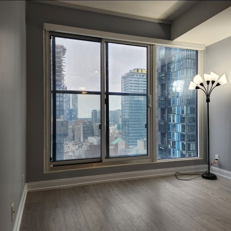 One bedroom condo Toronto - Photo 1