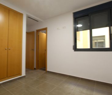 Nearly New 3-Bedroom Flat with Garage and Lift Just 5 Minutes from ... - Foto 1