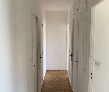 Appartement 3 pièces 63m2 MARSEILLE 7EME 1 100 euros - Photo 1