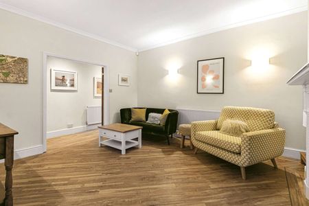 An exceptional garden flat located opposite Wandsworth Common. - Photo 3