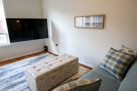 For Lease - 70 Palace Beach Trail, Hamilton, Ontario - Photo 2