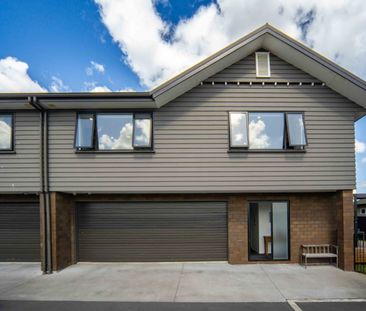 Beautifully Presented Three Bedroom Home - Photo 4