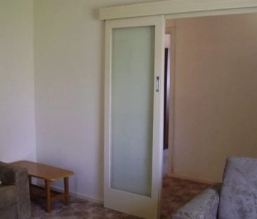 Spacious Three-Bedroom Home in a Prime Location - Photo 6