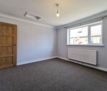 2 bedroom semi-detached house to rent - Photo 2