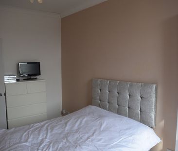 1 Bed Flat, Walter Street, G31 - Photo 2