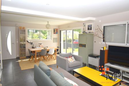 Location Maison 6 pièces 134m² - Photo 2