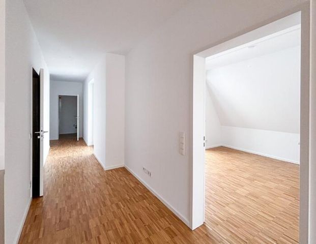 Erstbezug! Attraktive, energieeffiziente 3-Zimmer-Penthouse-Wohnung mit großer Dachterrasse - Photo 1