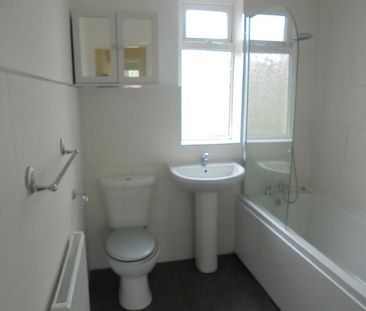 Priesthorpe Avenue, Pudsey, LS28 7TG - Photo 4