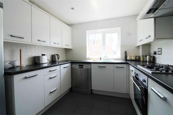 Pascal Crescent, Shinfield, Reading, RG2 - Photo 1