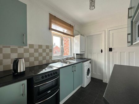 3 bed upper flat to rent in NE31 - Photo 2