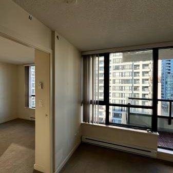 1 Bedroom+ Den in Yaletown area - Photo 1