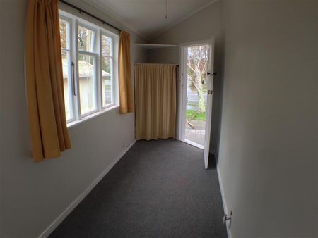 Palmerston North - 4 Bedrooms - Photo 3