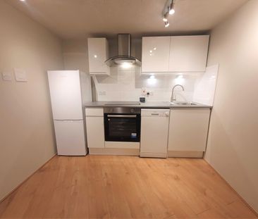 Studio Flat, Southwood Heights, N6 - Photo 4